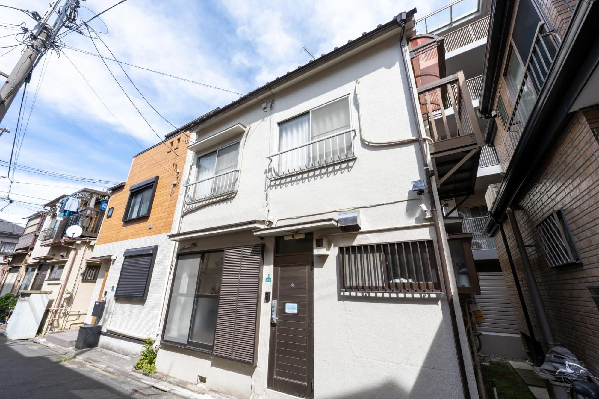 一棟貸切宿, 東京一之江ハウス6名定員, 秋葉原19分,新宿30分,Wifi有, ディズニータクシー20分3000円,駐車場ありません Tokyo Exterior photo